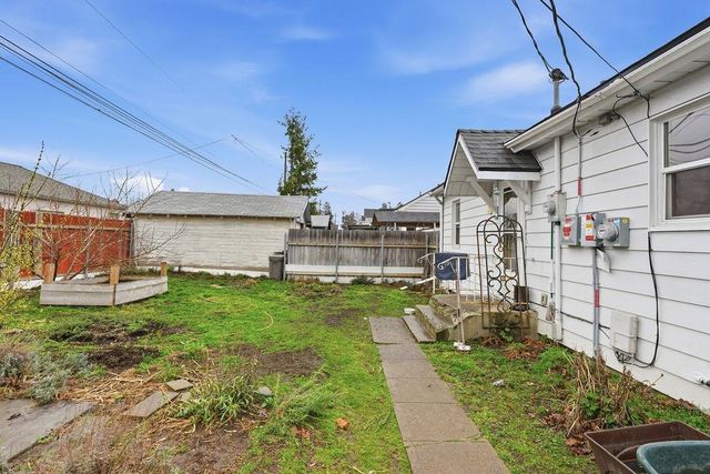 517 E Hoffman Ave, Spokane, WA 99207