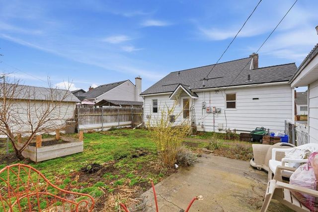 517 E Hoffman Ave, Spokane, WA 99207