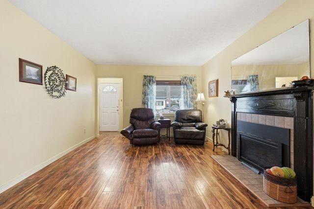 517 E Hoffman Ave, Spokane, WA 99207