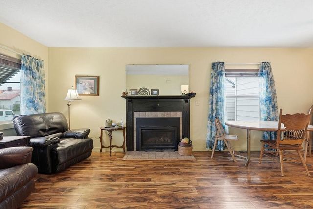 517 E Hoffman Ave, Spokane, WA 99207