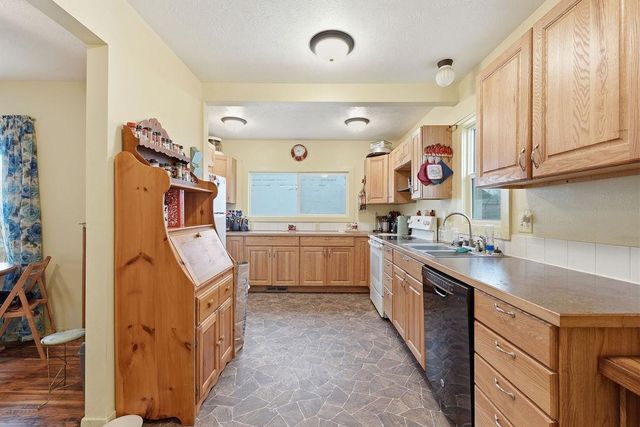 517 E Hoffman Ave, Spokane, WA 99207