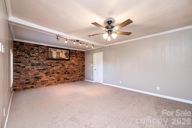 1614 College Avenue SW, Lenoir, NC 28645