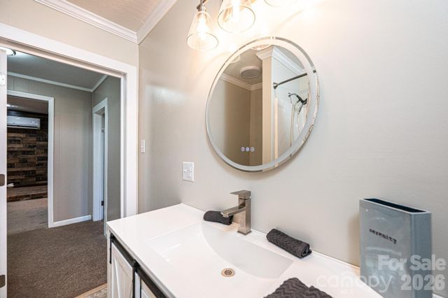 1614 College Avenue SW, Lenoir, NC 28645