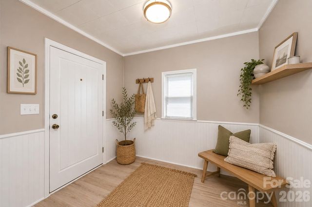 1614 College Avenue SW, Lenoir, NC 28645