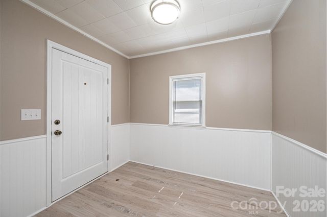 1614 College Avenue SW, Lenoir, NC 28645