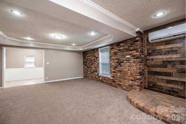 1614 College Avenue SW, Lenoir, NC 28645