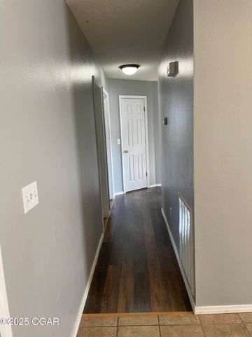 1703 Bluebird Drive, Webb City, MO 64870