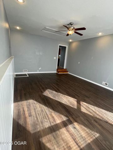 1703 Bluebird Drive, Webb City, MO 64870