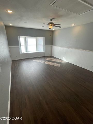 1703 Bluebird Drive, Webb City, MO 64870