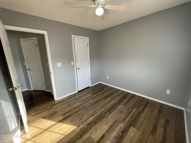 1703 Bluebird Drive, Webb City, MO 64870