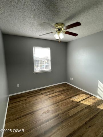 1703 Bluebird Drive, Webb City, MO 64870