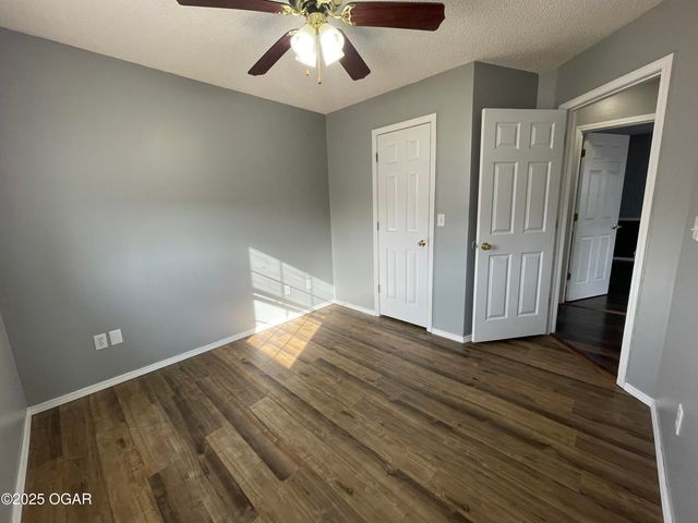 1703 Bluebird Drive, Webb City, MO 64870