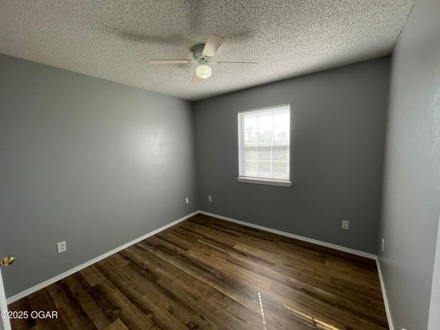 1703 Bluebird Drive, Webb City, MO 64870