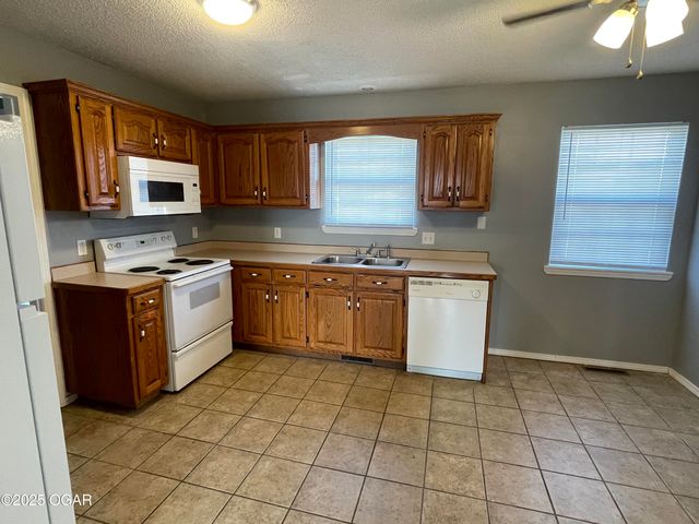 1703 Bluebird Drive, Webb City, MO 64870