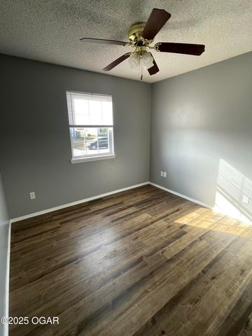 1703 Bluebird Drive, Webb City, MO 64870