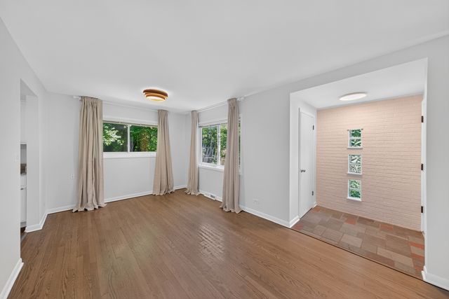 215 Dodge Avenue F, Evanston, IL 60202