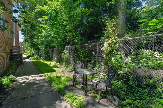 215 Dodge Avenue F, Evanston, IL 60202