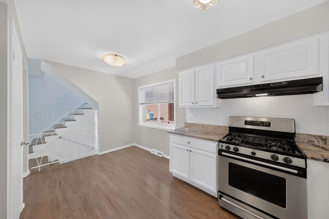 215 Dodge Avenue F, Evanston, IL 60202