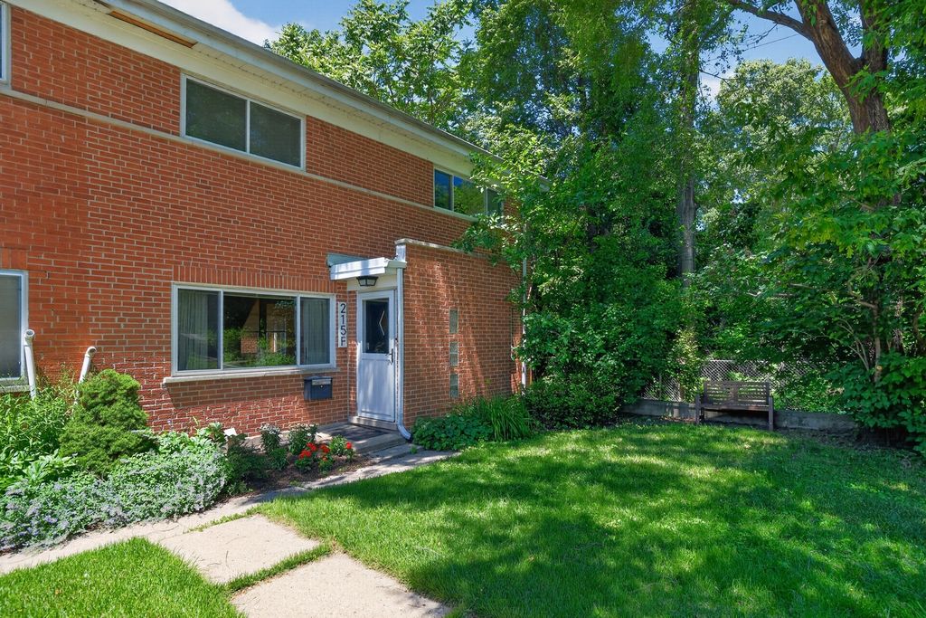 215 Dodge Avenue F, Evanston, IL 60202