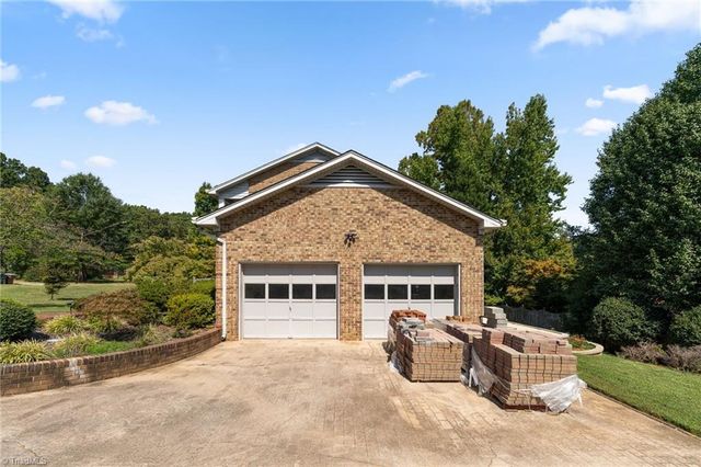 505 Meadowood Street, Greensboro, NC 27409