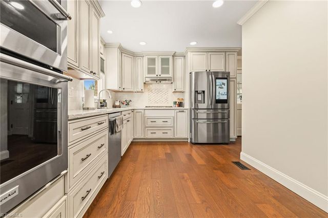 505 Meadowood Street, Greensboro, NC 27409