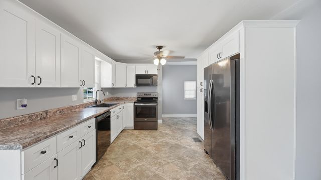 42 Warren Street, Rossville, GA 30741