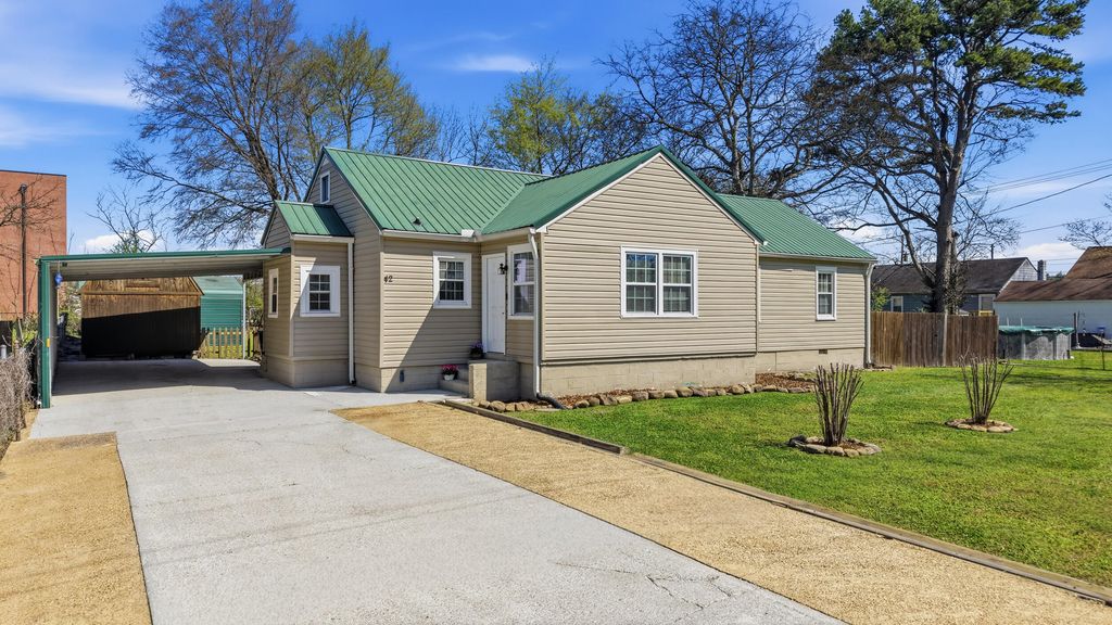 42 Warren Street, Rossville, GA 30741