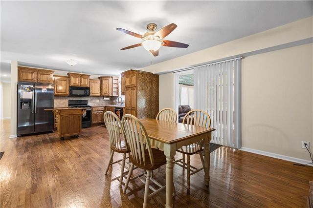 305 Canterbury Lane, Belton, MO 64102