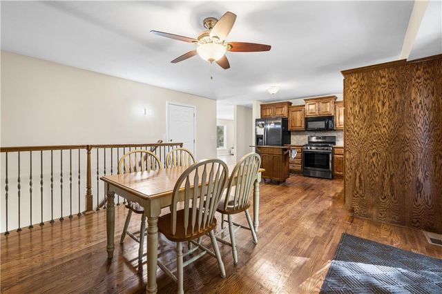 305 Canterbury Lane, Belton, MO 64102