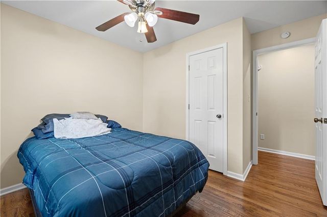 305 Canterbury Lane, Belton, MO 64102