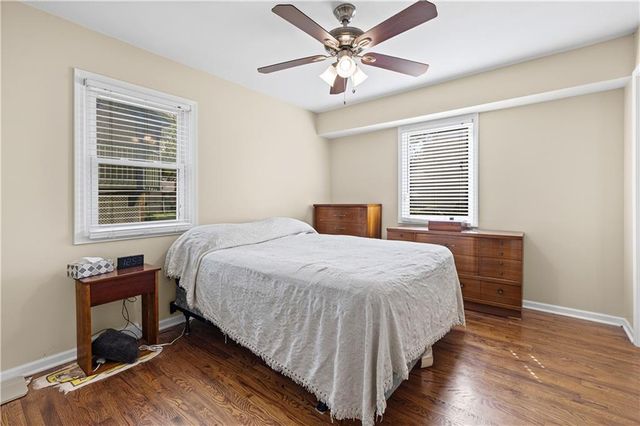 305 Canterbury Lane, Belton, MO 64102