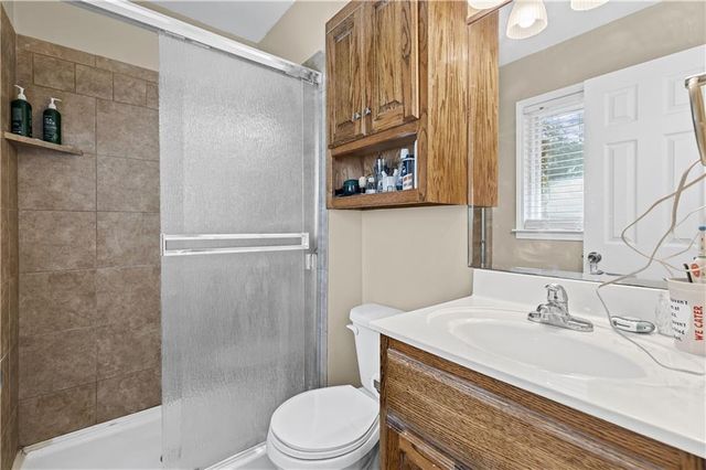 305 Canterbury Lane, Belton, MO 64102