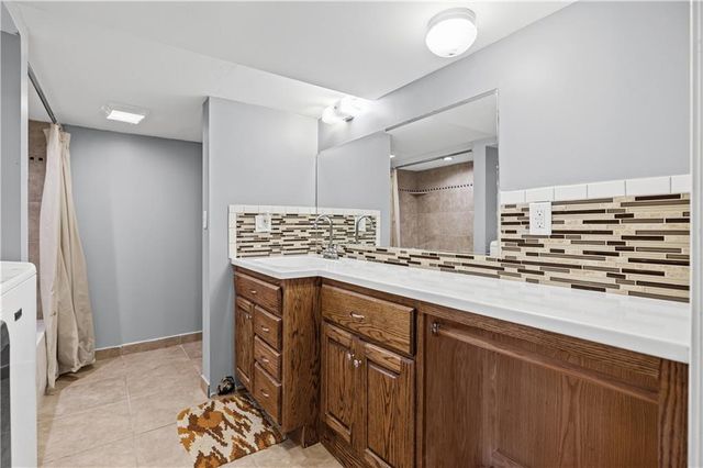 305 Canterbury Lane, Belton, MO 64102