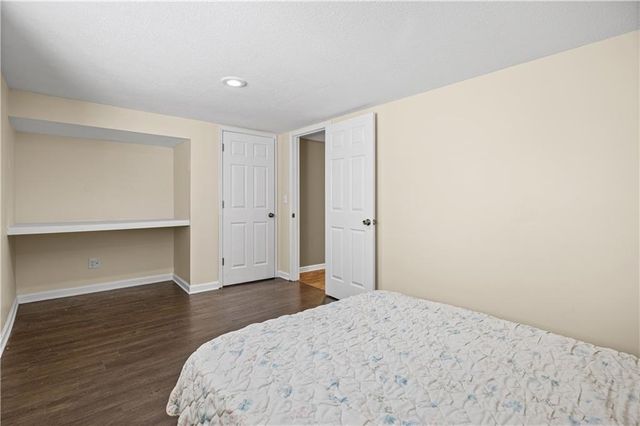 305 Canterbury Lane, Belton, MO 64102