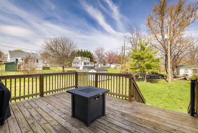 32 REED ST, Fishersville, VA 22939