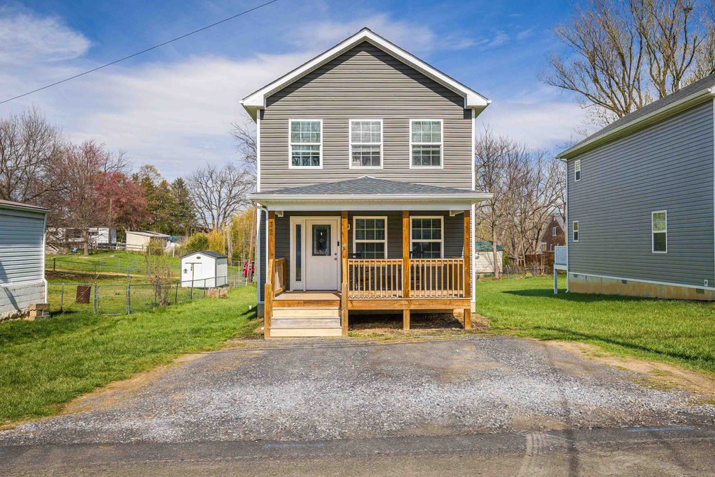 32 REED ST, Fishersville, VA 22939