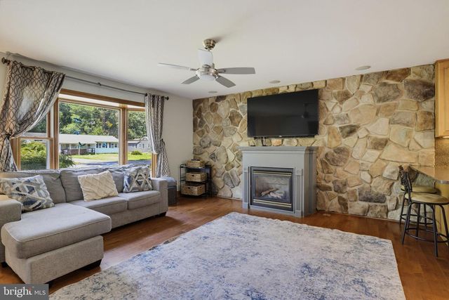1161 STEAMBOAT RD, Shady Side, MD 20764