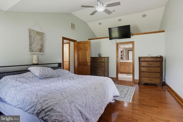 1161 STEAMBOAT RD, Shady Side, MD 20764