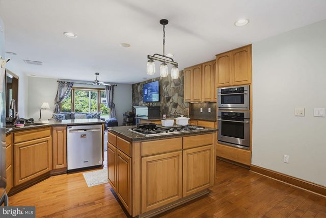 1161 STEAMBOAT RD, Shady Side, MD 20764