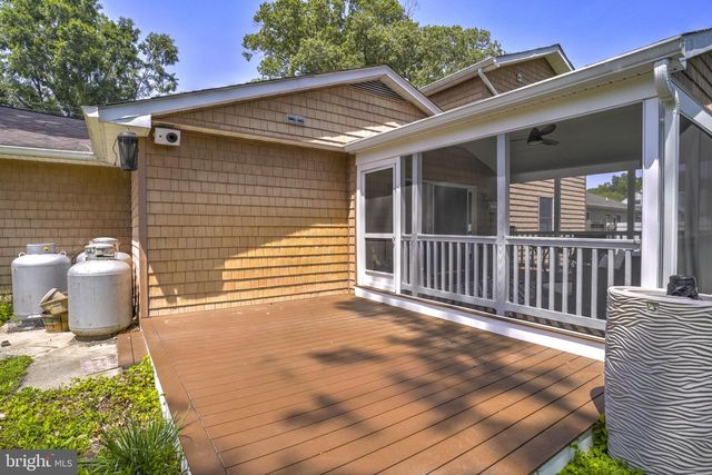 1161 STEAMBOAT RD, Shady Side, MD 20764