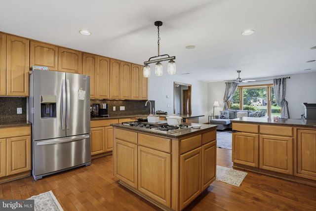 1161 STEAMBOAT RD, Shady Side, MD 20764