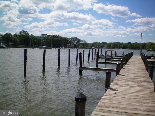 1161 STEAMBOAT RD, Shady Side, MD 20764