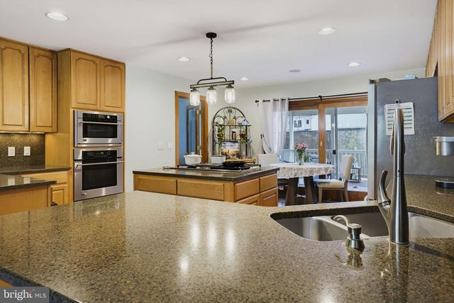 1161 STEAMBOAT RD, Shady Side, MD 20764