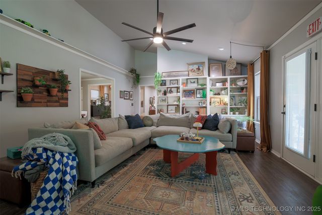 204 W Albuquerque Street, Broken Arrow, OK 74011