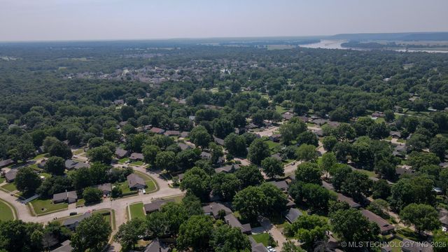 204 W Albuquerque Street, Broken Arrow, OK 74011