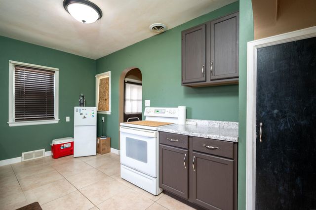 932 Home Park Boulevard, Waterloo, IA 50701