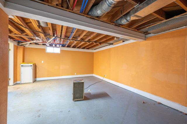 932 Home Park Boulevard, Waterloo, IA 50701