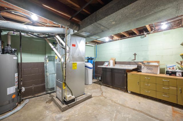932 Home Park Boulevard, Waterloo, IA 50701