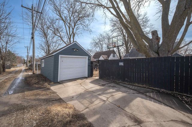 932 Home Park Boulevard, Waterloo, IA 50701