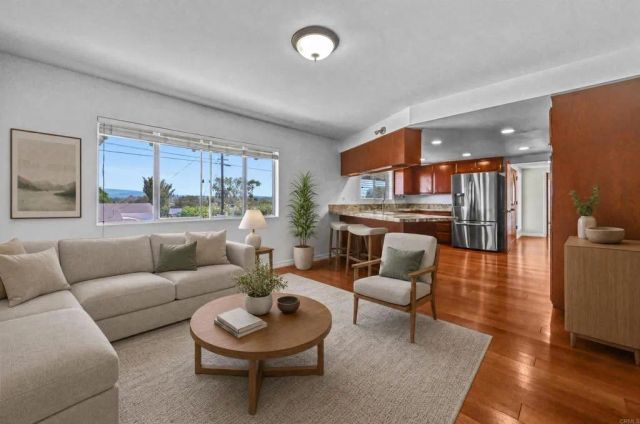 3495 Ridgecrest Dr., Carlsbad, CA 92008